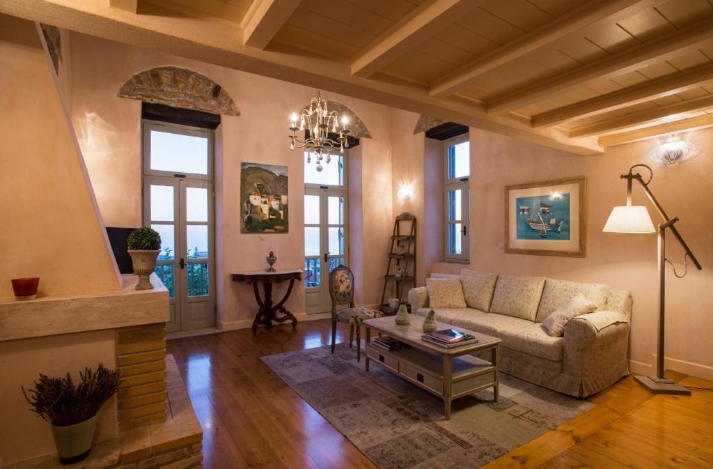 Kyparissia Old Town Lodge With Amazing Sea View エクステリア 写真