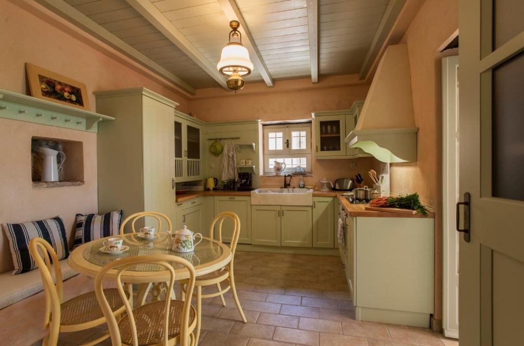 Kyparissia Old Town Lodge With Amazing Sea View エクステリア 写真